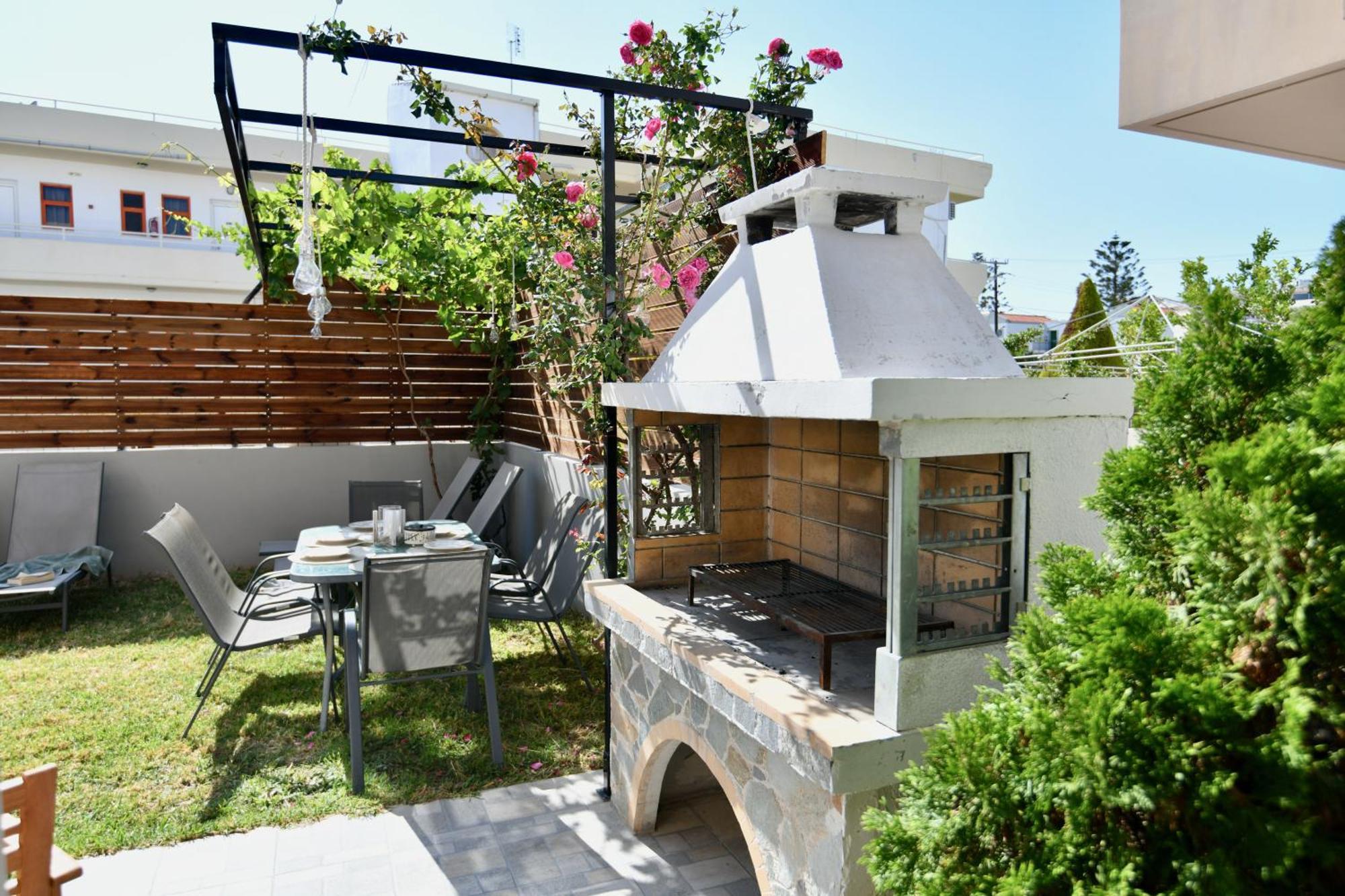 Dionysus Seaside Villa 이알리소스 외부 사진